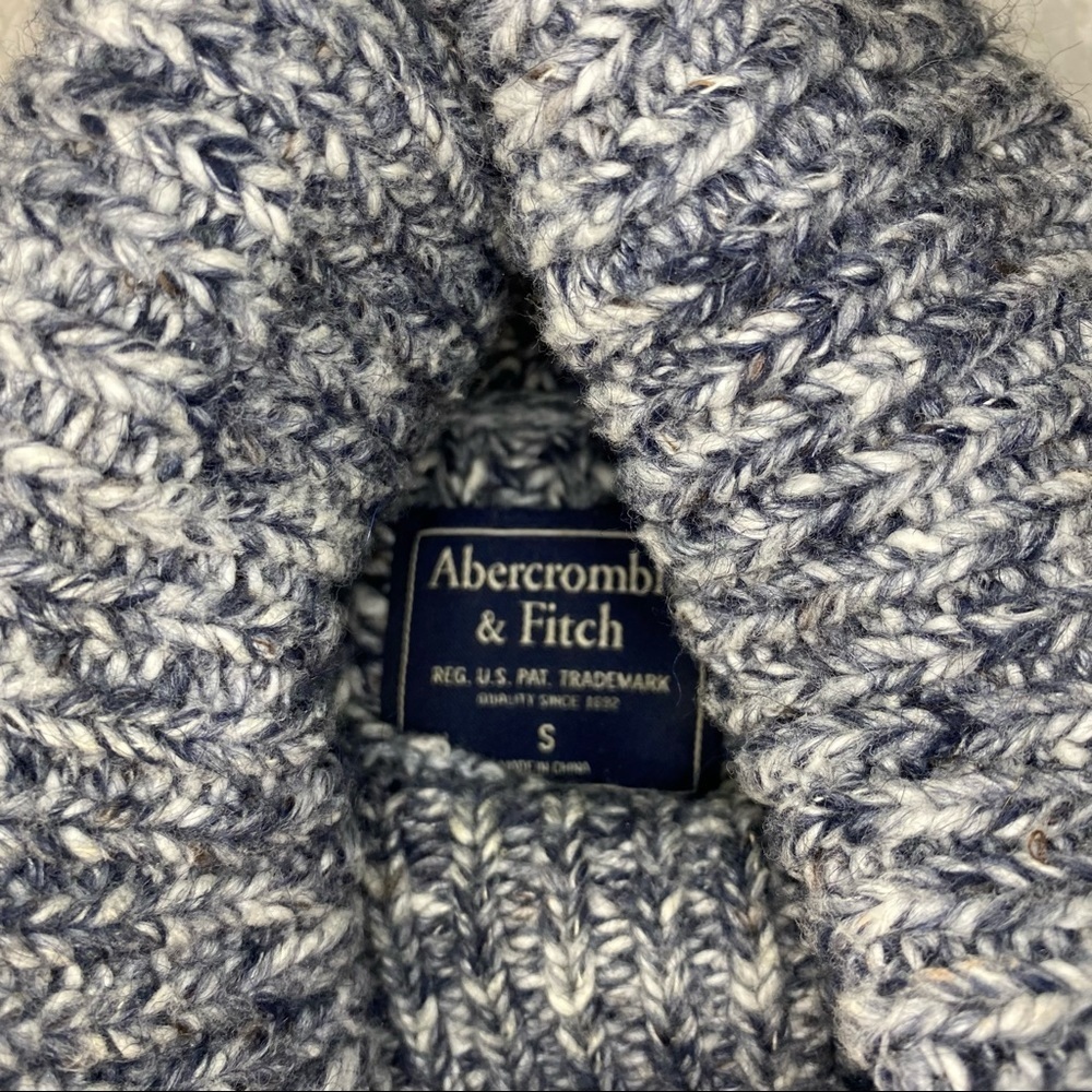 Abercrombie & Fitch Turtleneck Sweater Size Small - Picture 4 of 8